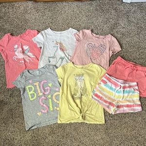 Carter’s multi piece set in size 7/7A